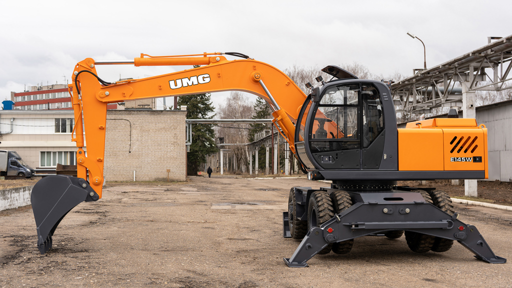 С белорусским двигателем и российской гидравликой. Обзор колёсных экскаваторов UMG